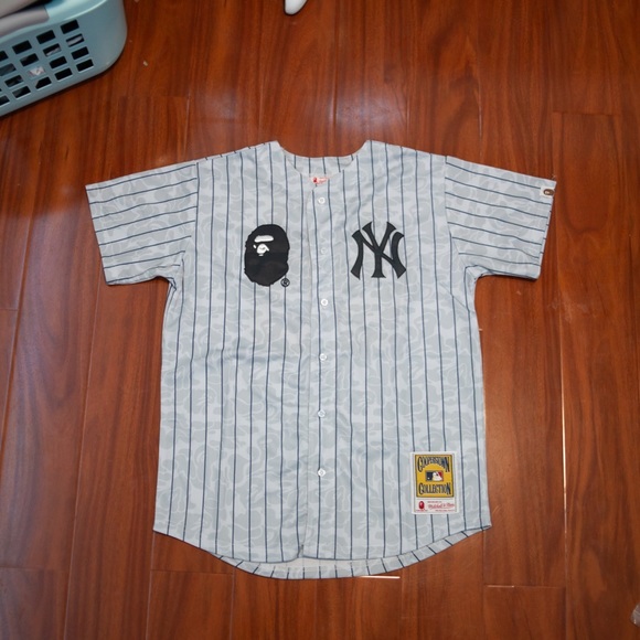 BAPE x Mitchell & Ness Yankees Baseball Jersey - Picture 2 of 6